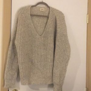 Aritiza V neck oversized sweather